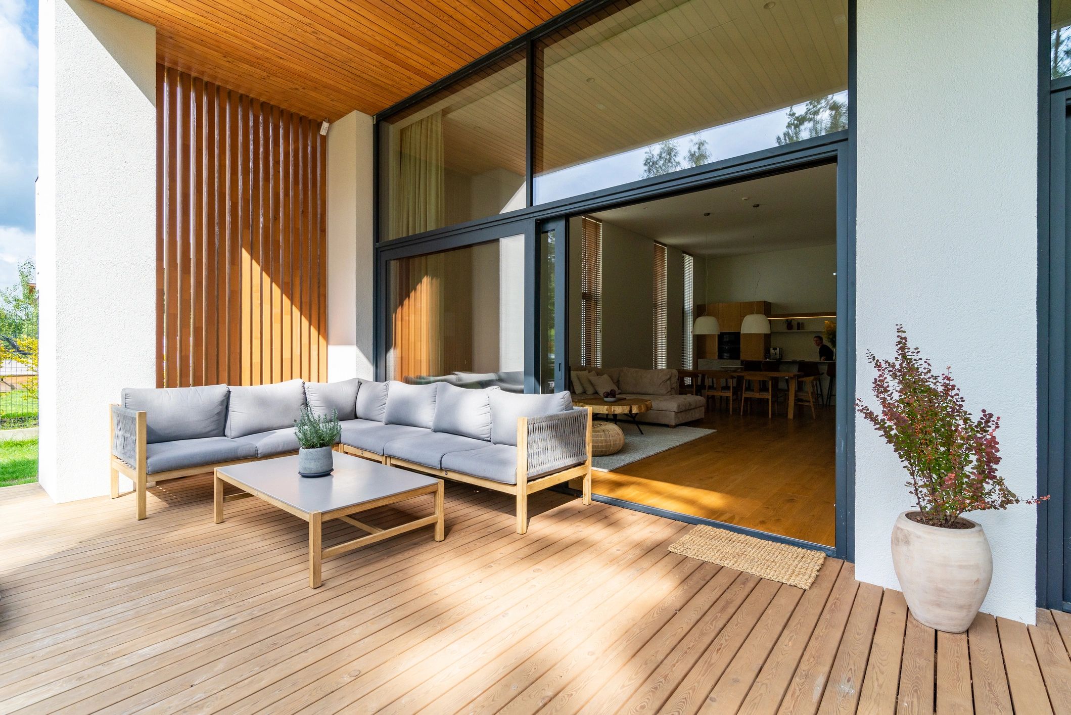 screened porch outdoor room